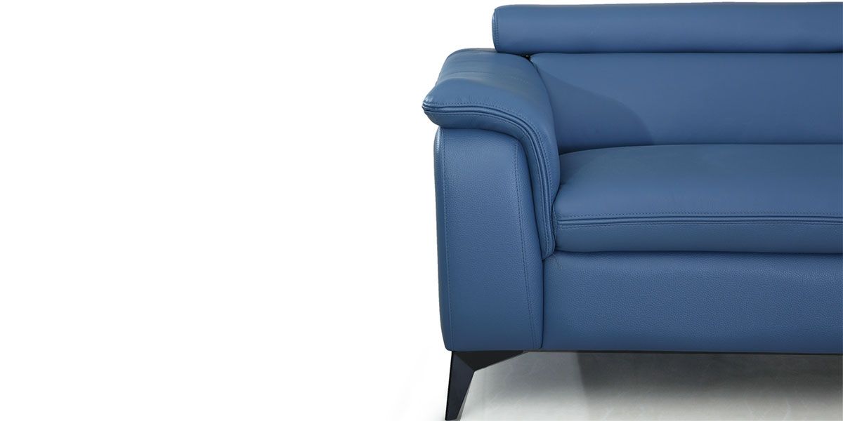 Fauteuil_Design_en_cuir_NEYLA_-_Bleu_7_LaMaisonDuCanapé