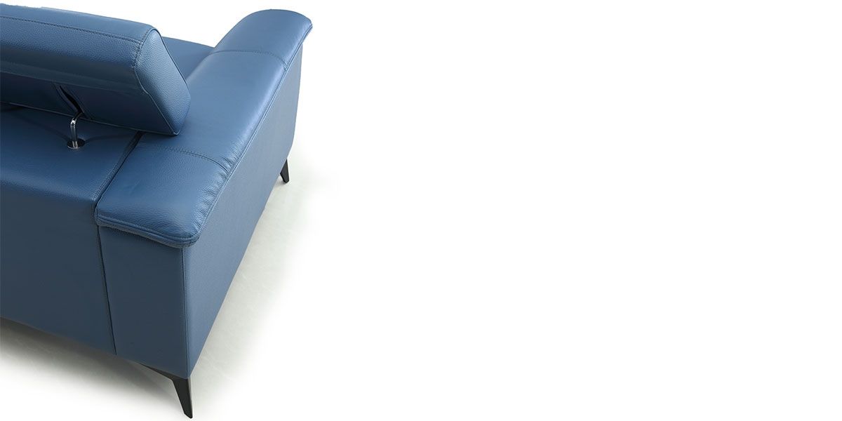 Fauteuil_Design_en_cuir_NEYLA_-_Bleu_8_LaMaisonDuCanapé