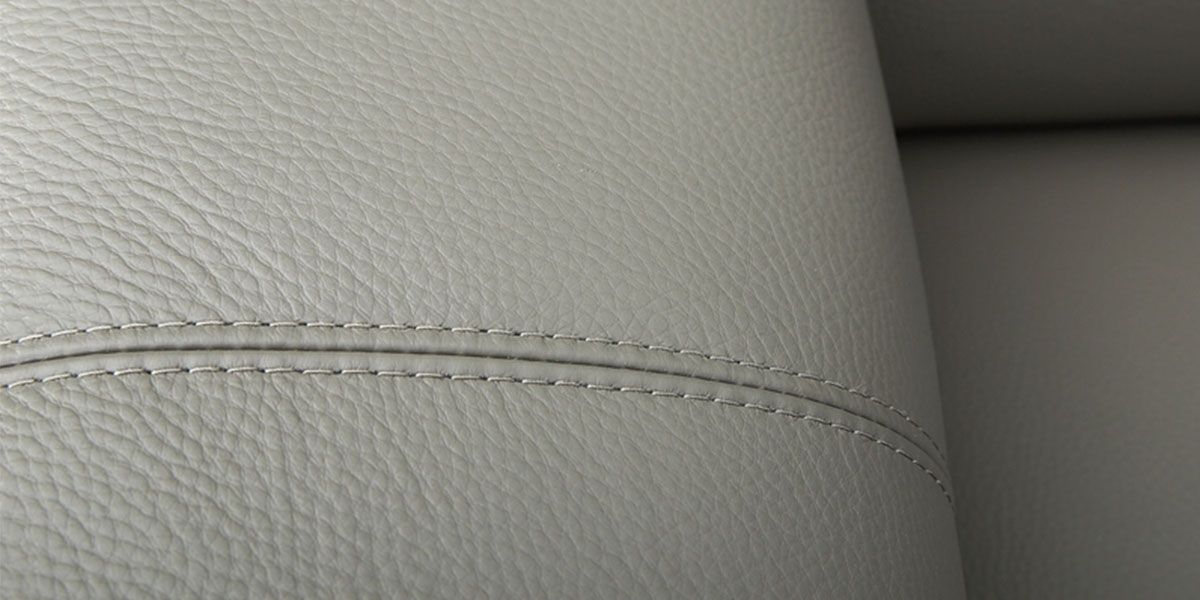 Fauteuil_en_cuir_NEYLA_10_LaMaisonDuCanapé