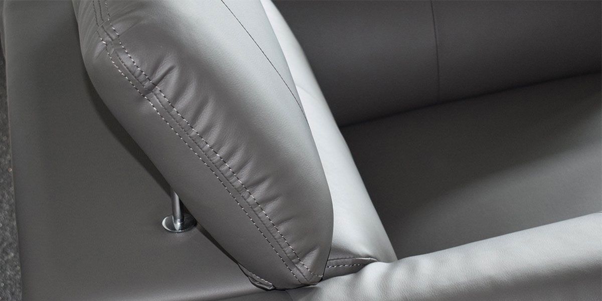 Fauteuil_en_cuir_MARJORIE_-_Gris__2_LaMaisonDuCanapé