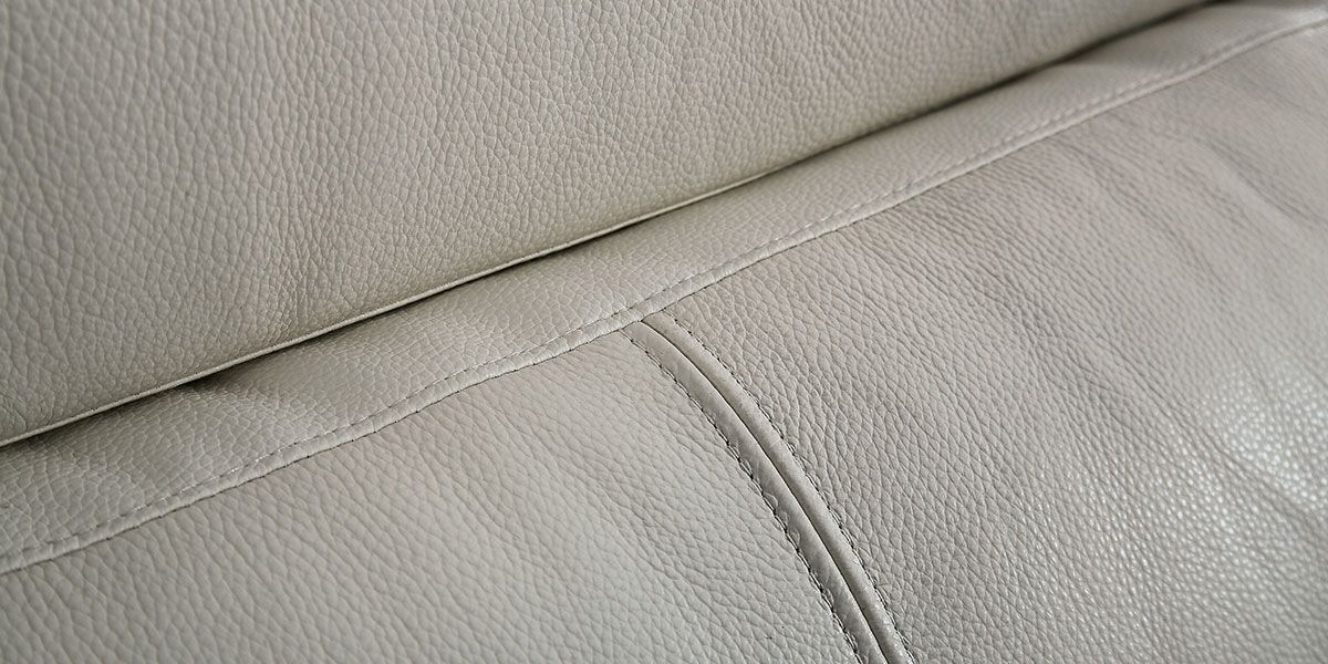 Fauteuil_cuir_avec_dossier_avance-recul_LOOLAK_–_Beige_6_LaMaisonDuCanapé
