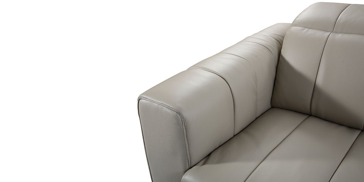 Fauteuil_cuir_Design_KIKO_–_Beige_5_LaMaisonDuCanapé