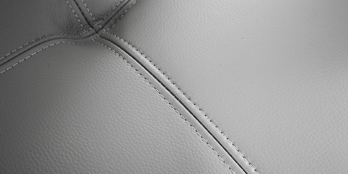 Fauteuil_cuir_Design_MAEL_-_Gris_6_LaMaisonDuCanapé