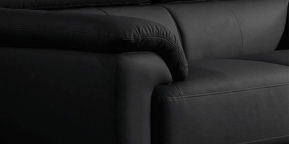 Canapé_3_places_en_cuir_noir_MARJORIE_LaMaisonDuCanapé